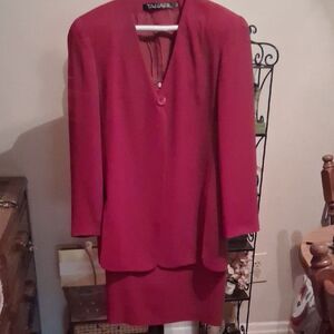 TAHARI DARK RED BLAZER & MATCHING DRESS SET SIZE 2